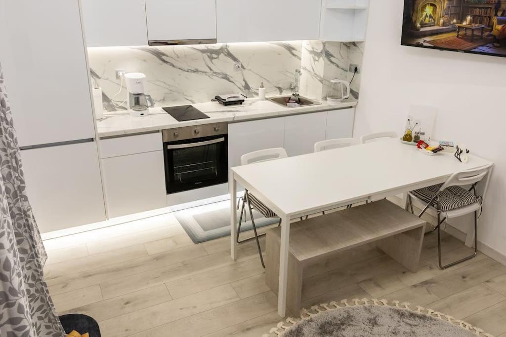 The Golden Home 1 Пирей Экстерьер фото