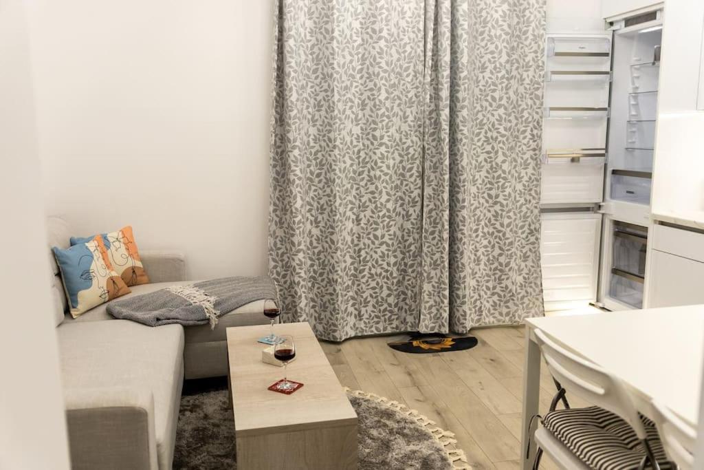 The Golden Home 1 Пирей Экстерьер фото